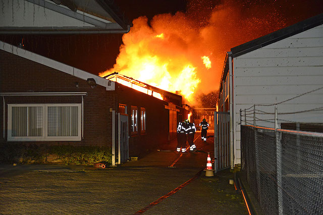 2020/56/20200224-00u15 GB 001 Grote brand industrie Boesingheliede.jpg